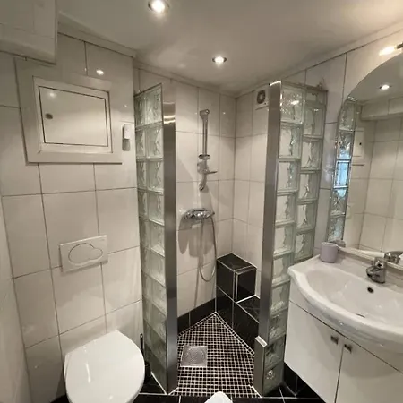 100m From Bryggen - Quiet In Cobblestone Lane Apartment